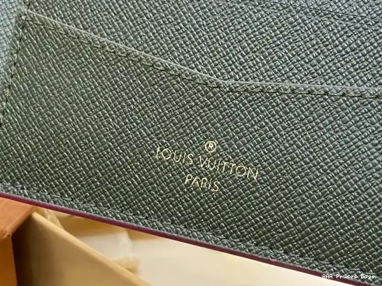 AAA Replica Ru SLENDER LOUIS WALLET-11*8.5*2CM VUITTON 0701